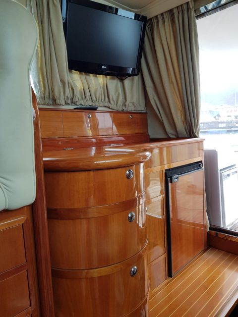 Tenerife south: safari with luxury boat , animals encounters - What’s included on board: drinks, snack, and value you can feel