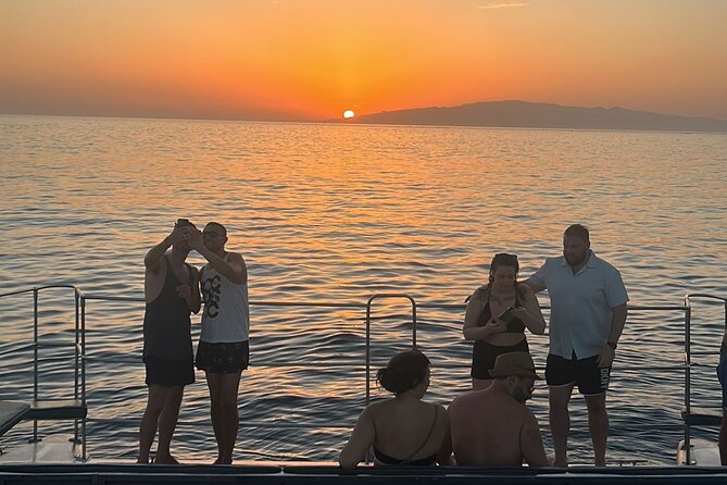 Tenerife Sunset Catamaran tour with transfer - Food and Drinks included. - The swim break: what to bring for a 20-minute water moment