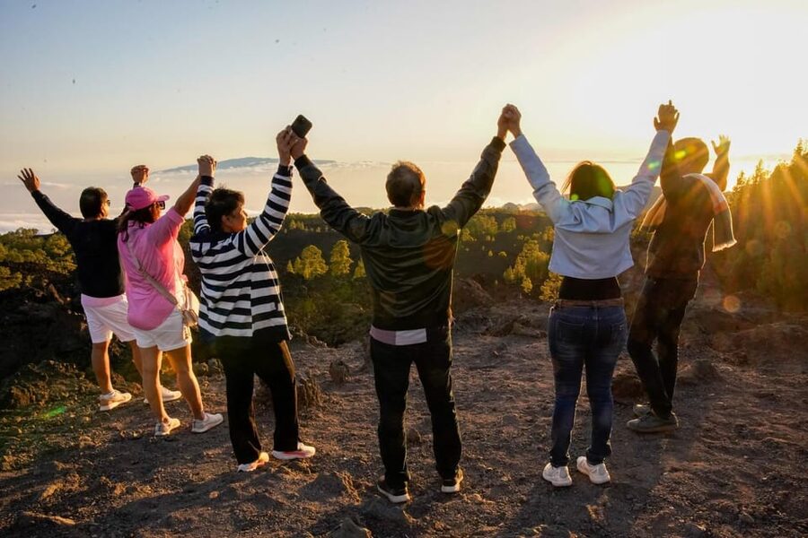 Tenerife: Teide National Park Sunset & Stargazing Tour - Entering Teide National Park: guided constellations and telescope time