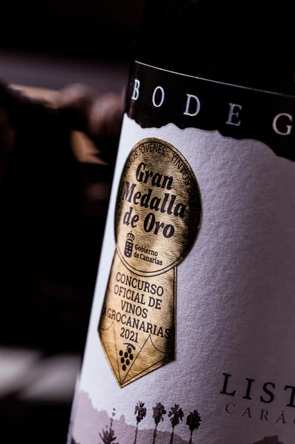Tenerife Wine: Guided Tour & Tasting with Canarian bites - The tasting itself, Listán Negro and Listán Blanco with real food pairings