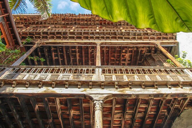 Twin Ticket Casa de los Balcones + Molino de gofio del Hoyo - Stop 1: Touring Casa de los Balcones (17th-century balcony + antiques)